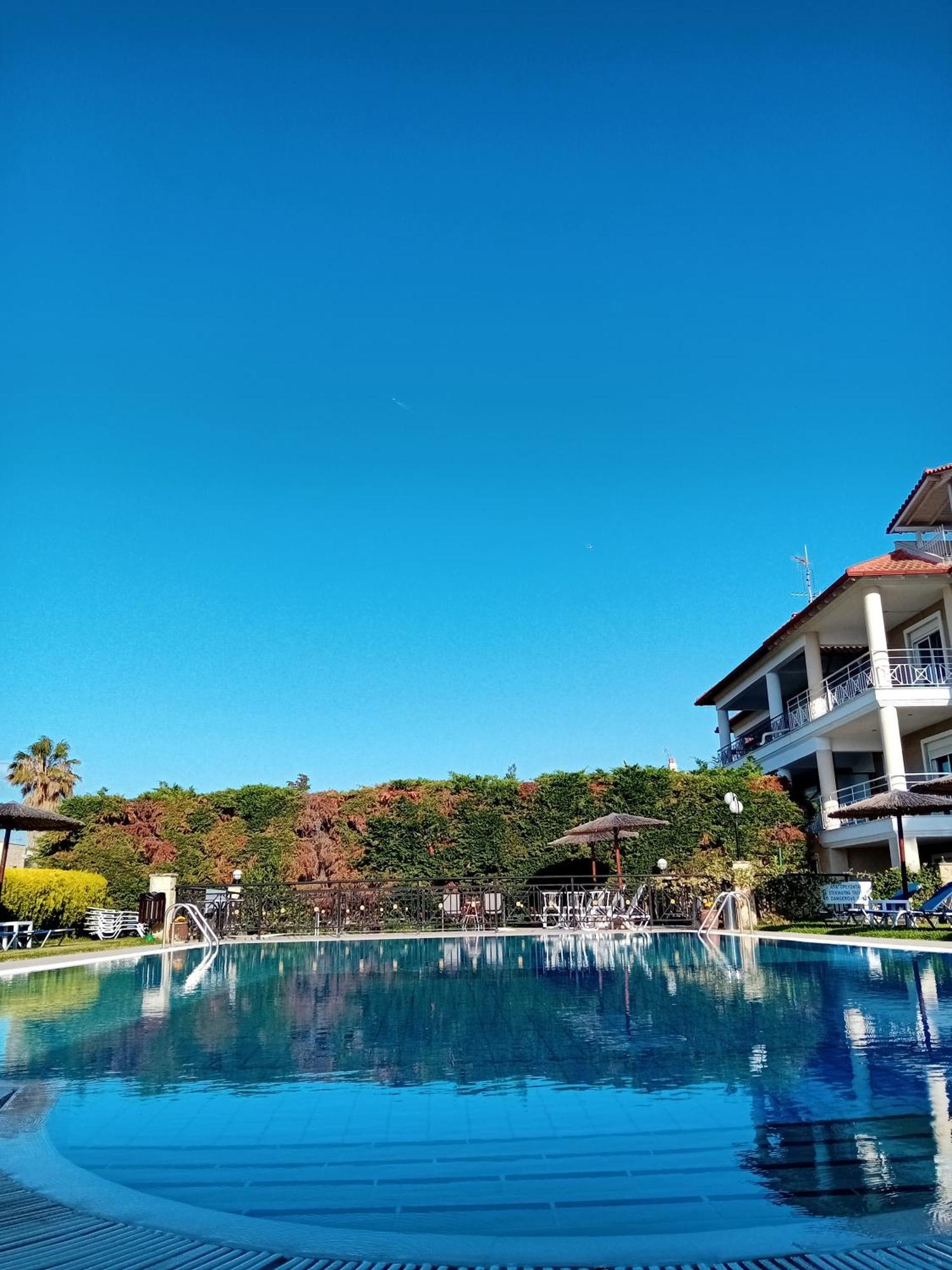 Golden Residence Family Resort Пефкохори Екстериор снимка
