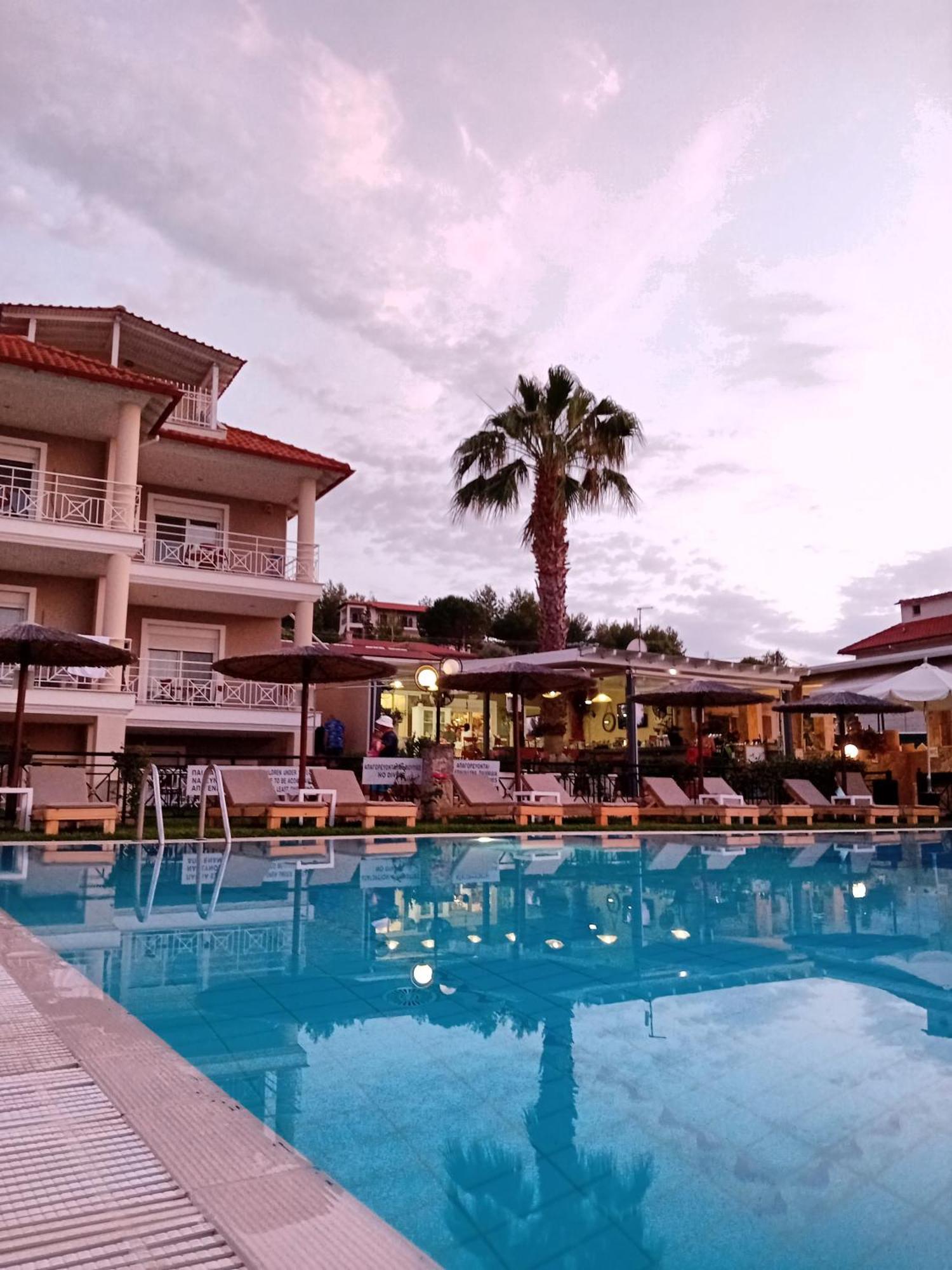 Golden Residence Family Resort Пефкохори Екстериор снимка