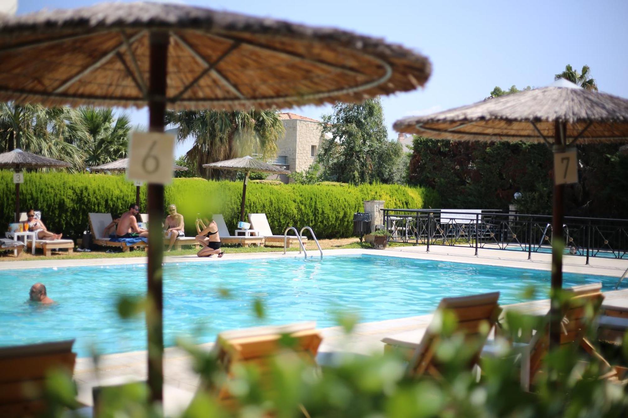 Golden Residence Family Resort Пефкохори Екстериор снимка
